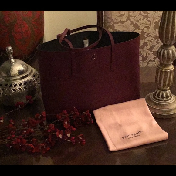 Kate spade. Hand bag ❤️ - Picture 2 of 8